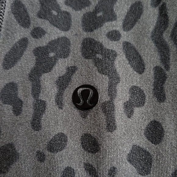 Lululemon Forward Fold Leopard Wide Leg Pants Size 2 - Picture 8 of 15